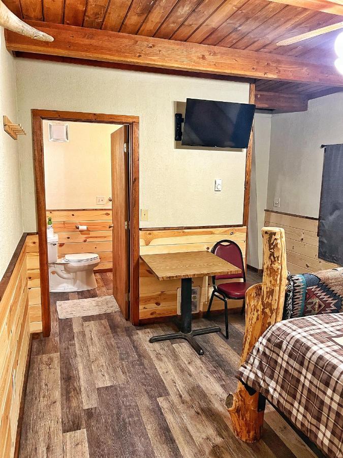 The Lodge At Devils Tower Екстериор снимка