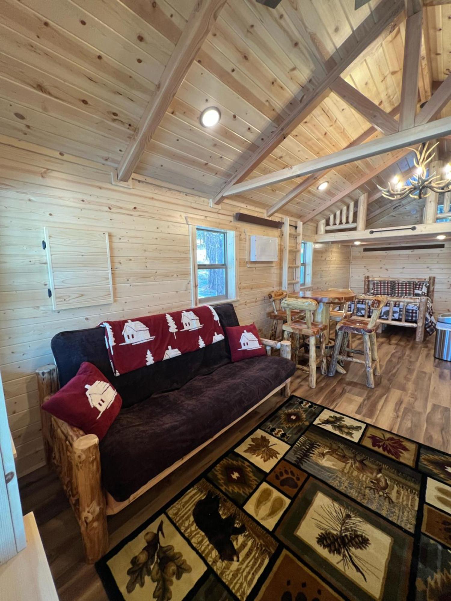 The Lodge At Devils Tower Екстериор снимка