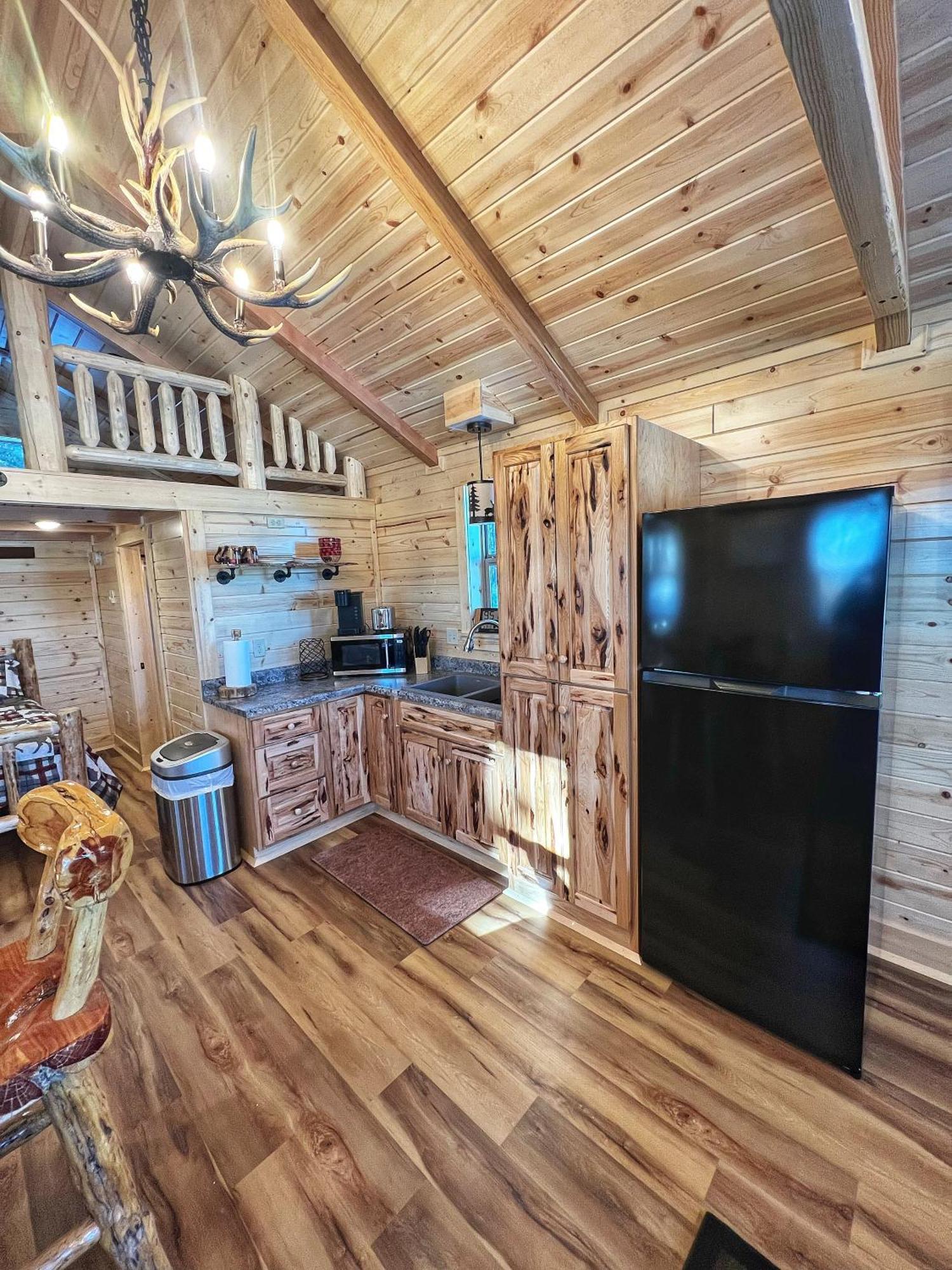 The Lodge At Devils Tower Екстериор снимка