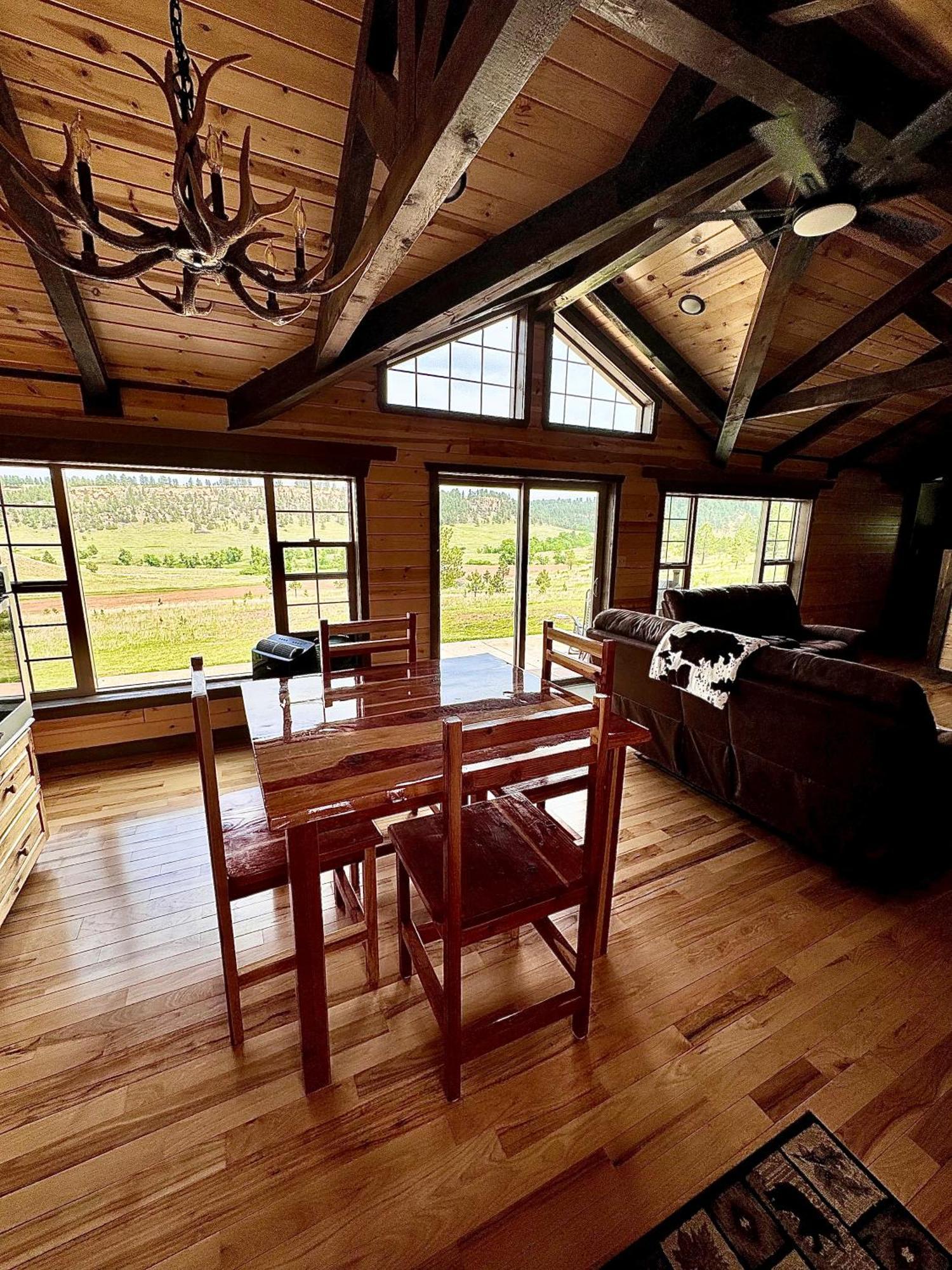 The Lodge At Devils Tower Екстериор снимка
