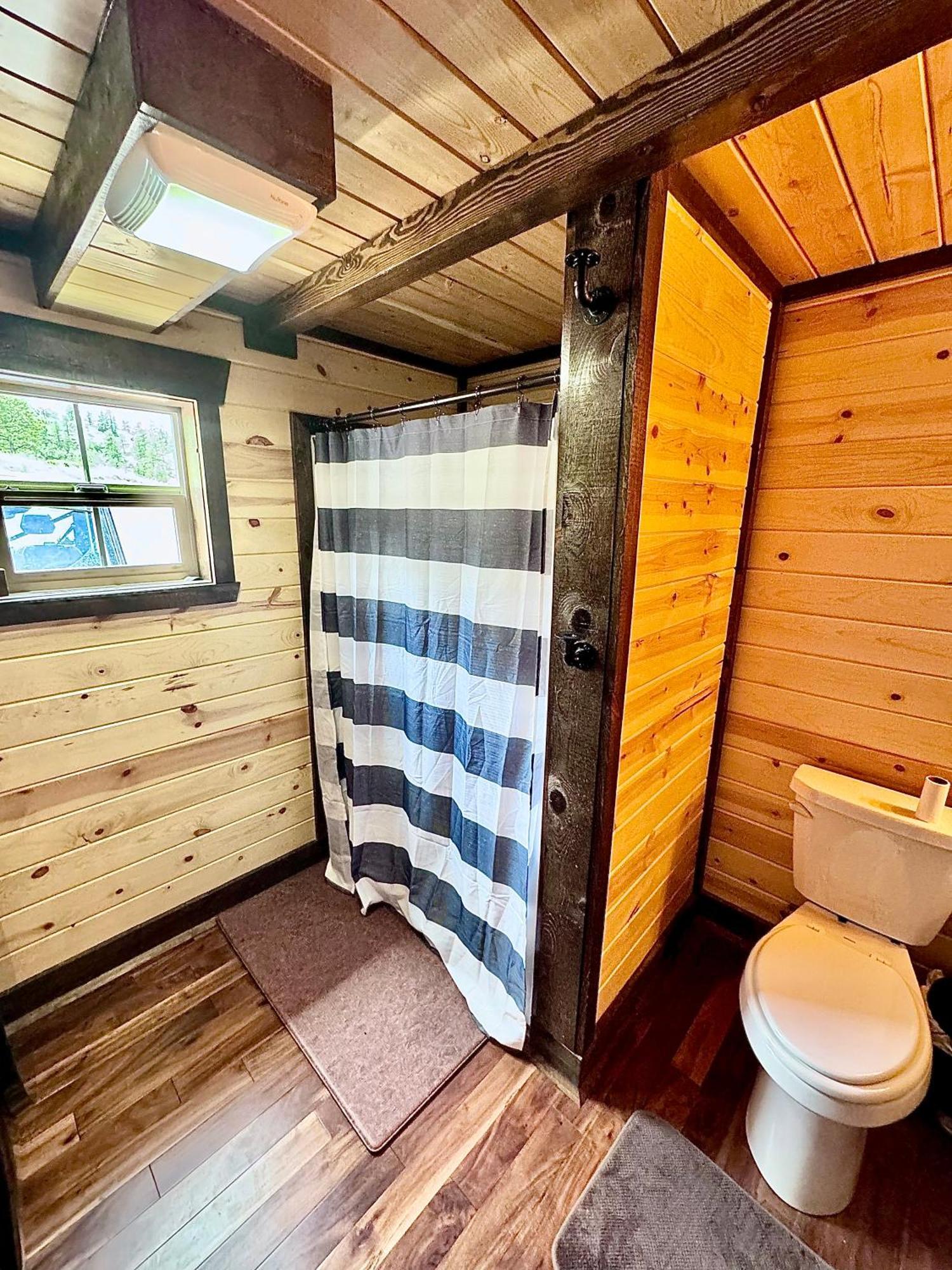 The Lodge At Devils Tower Екстериор снимка