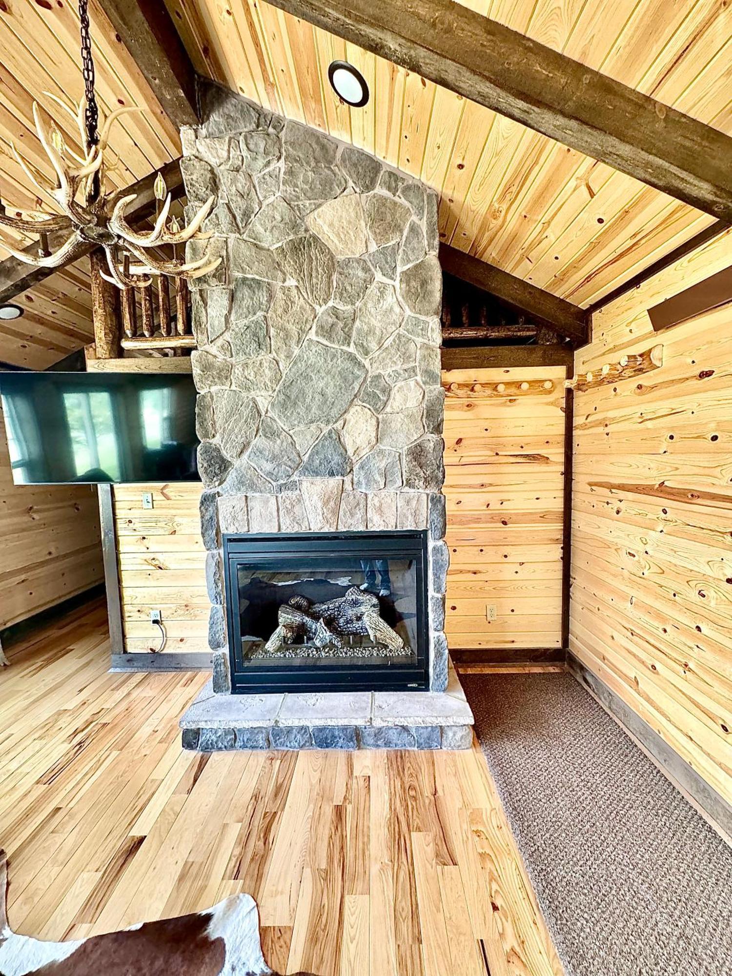 The Lodge At Devils Tower Екстериор снимка
