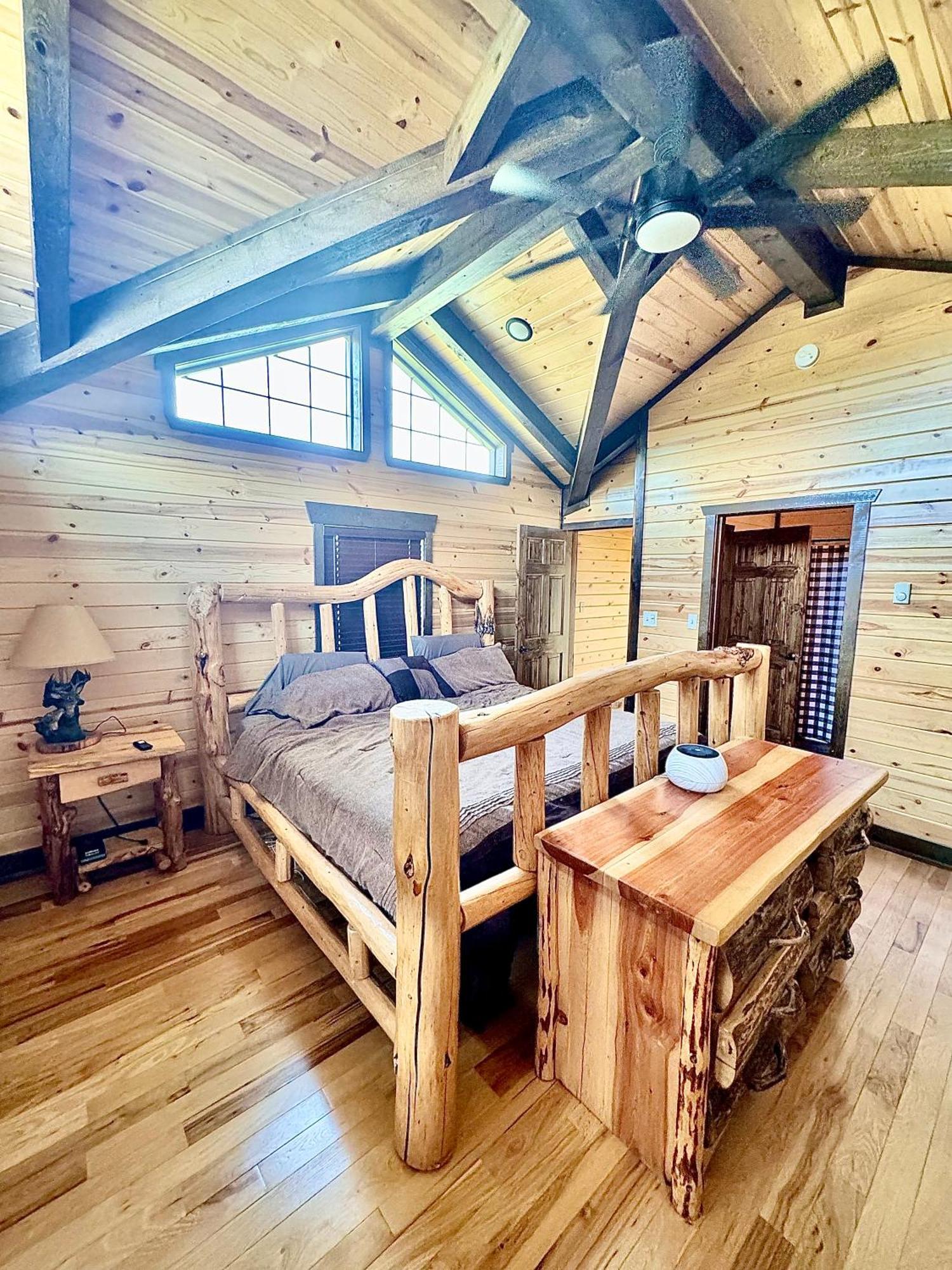 The Lodge At Devils Tower Екстериор снимка