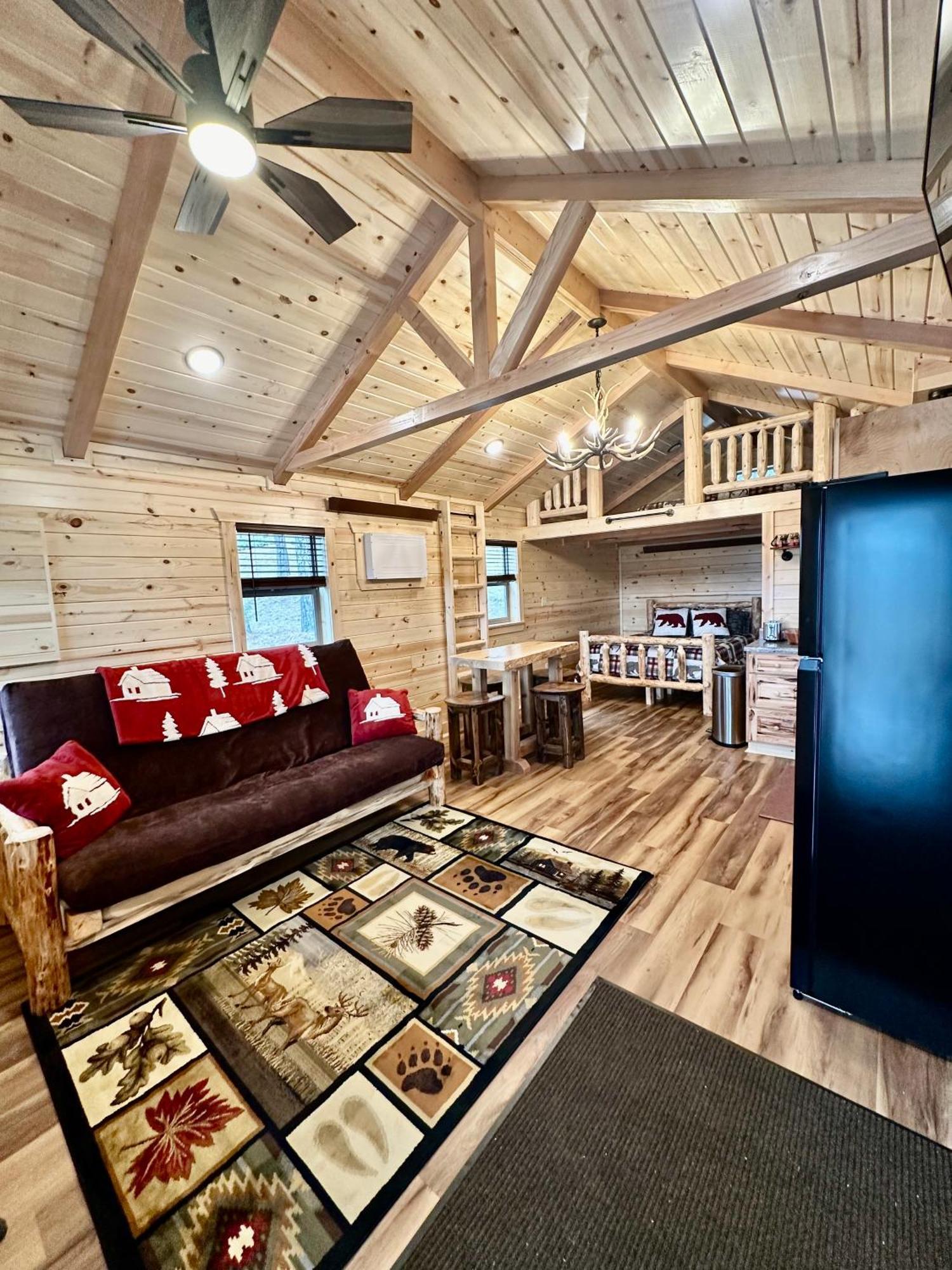 The Lodge At Devils Tower Екстериор снимка