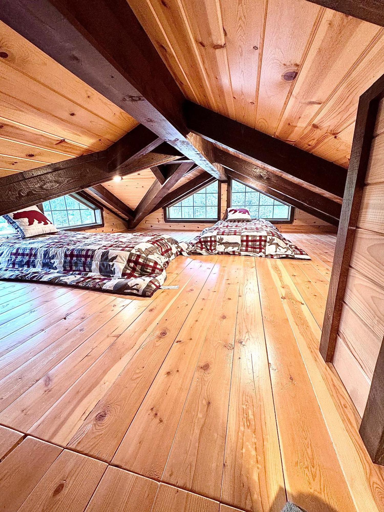 The Lodge At Devils Tower Екстериор снимка